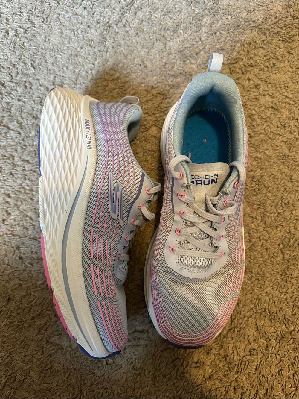 Skechers Max Cushioning Women's US 8.5 (NO INSOLES)